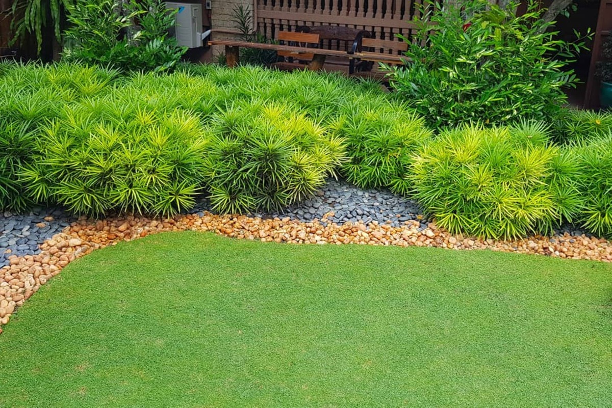 landscaping edging ideas to define your garden 21