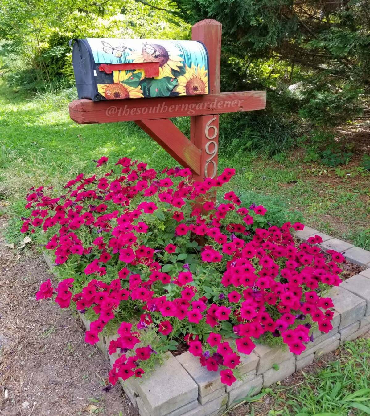 modern mailbox flower bed ideas 1