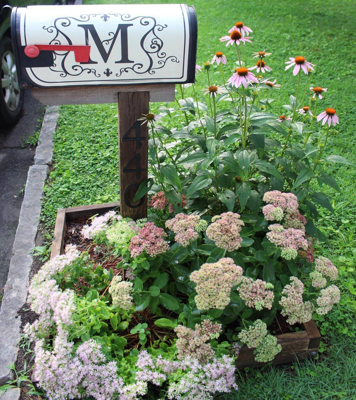 modern mailbox flower bed ideas 10