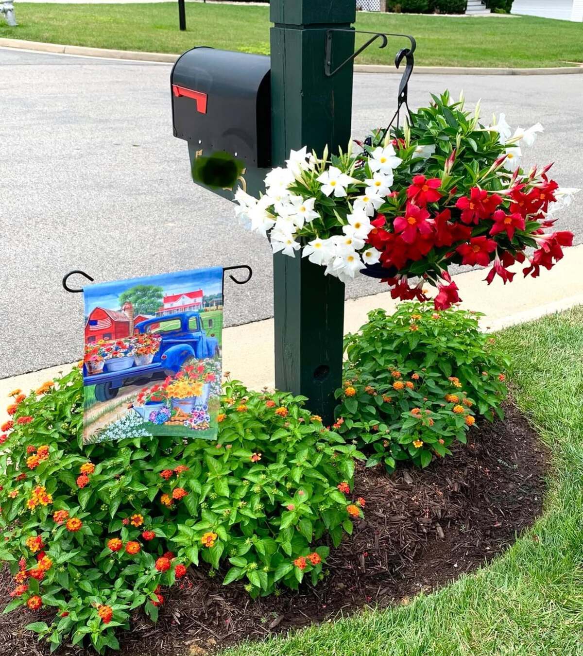 modern mailbox flower bed ideas 2