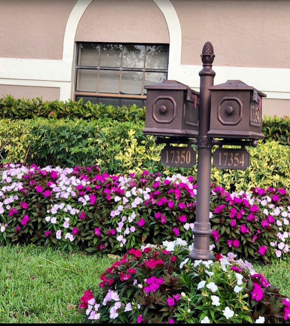 modern mailbox flower bed ideas 5