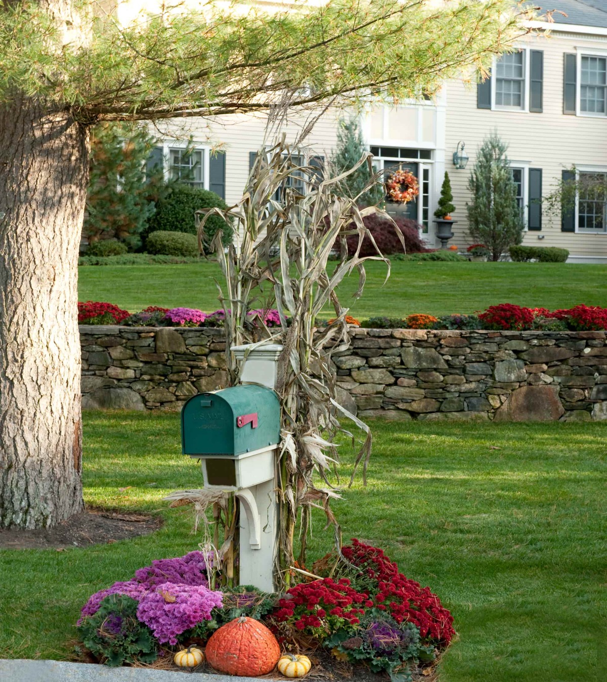 modern mailbox flower bed ideas 8