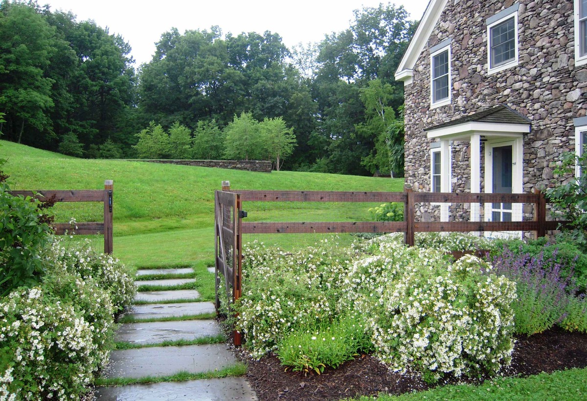 raised flower bed ideas along the fence 12