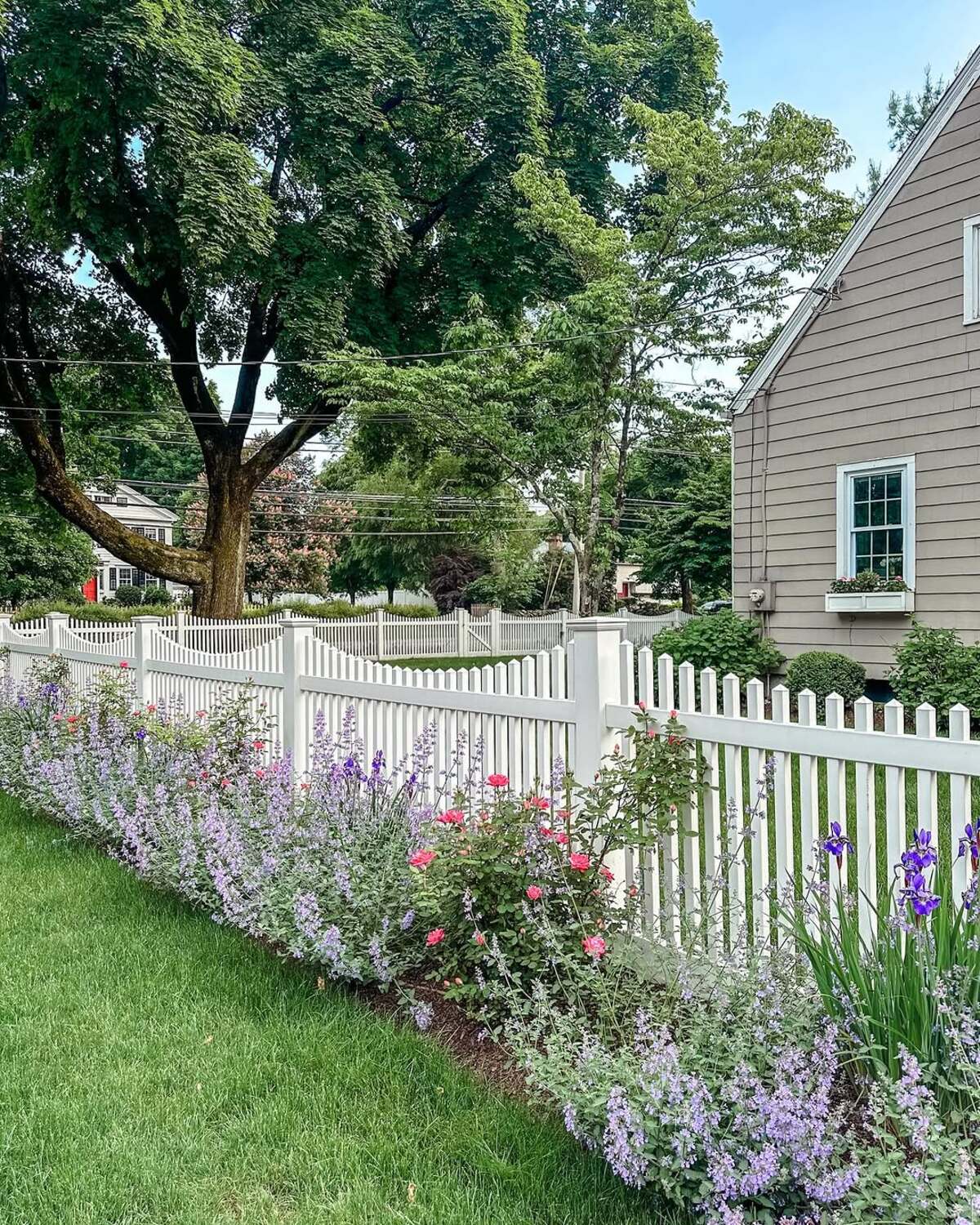 raised flower bed ideas along the fence 20