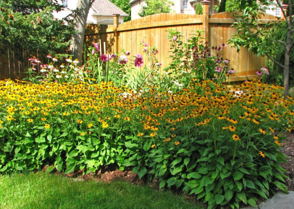 raised flower bed ideas along the fence 24