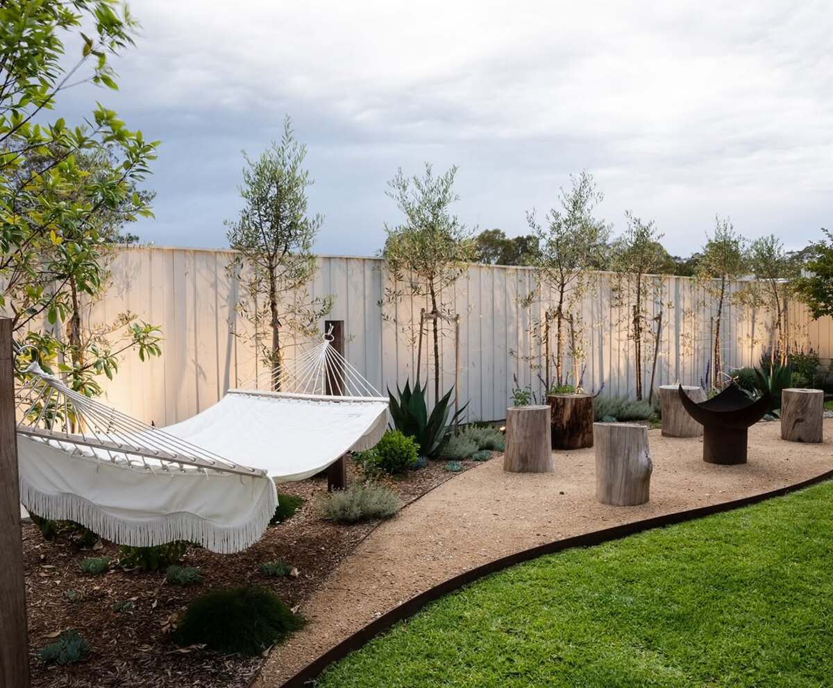 cheap backyard ideas for outdoor space 23